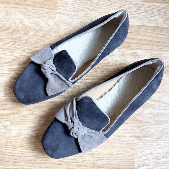 Ugg: Women's Sherpa Lined Tan and Gray Slip On Suede Bow Loafers Size 10 - Picture 2 of 12